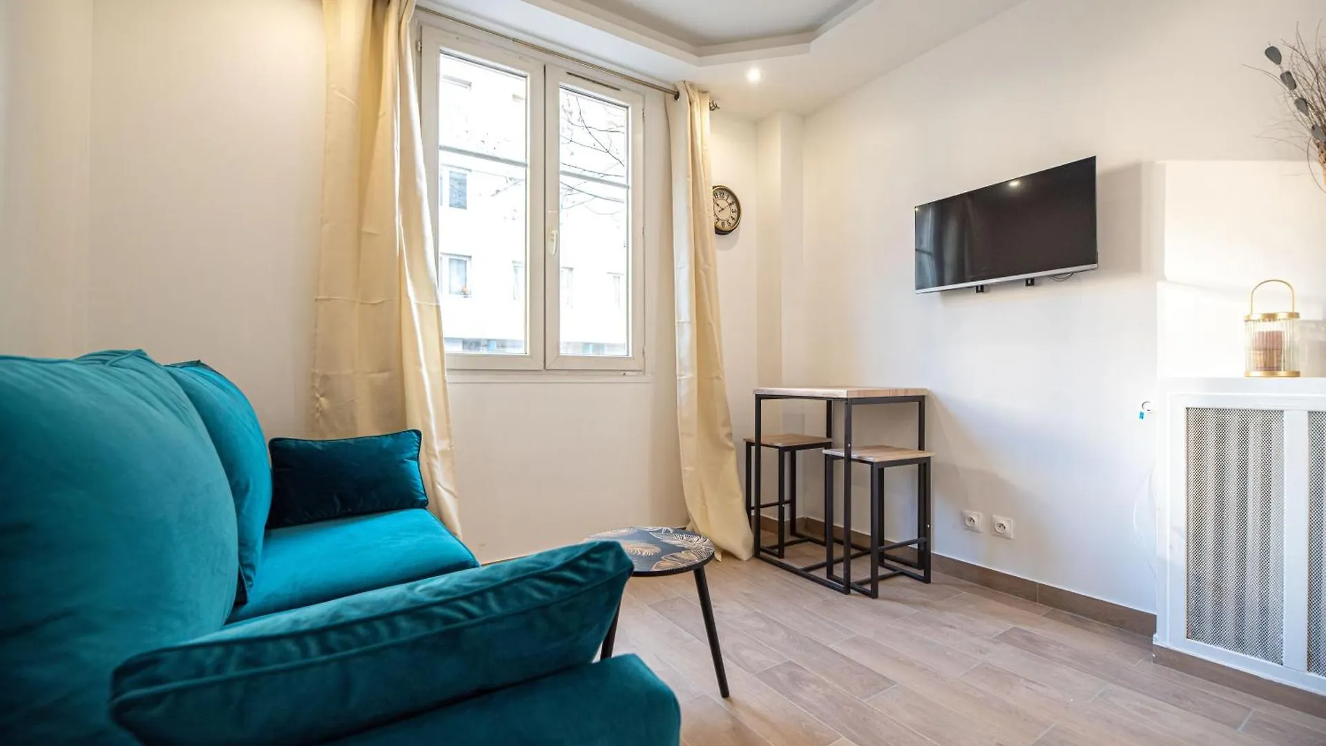Cosy Apartment In Paris